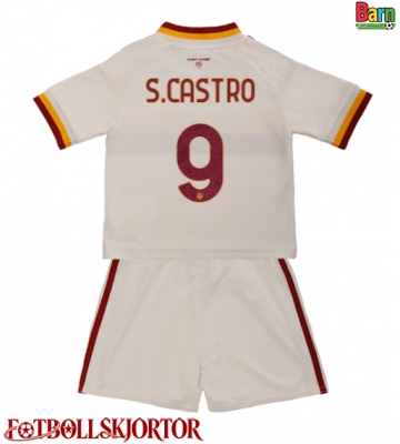 AS Roma Santiago Castro #9 Borta Kläder Barn 2026-27 Kortärmad (+ Korta byxor)